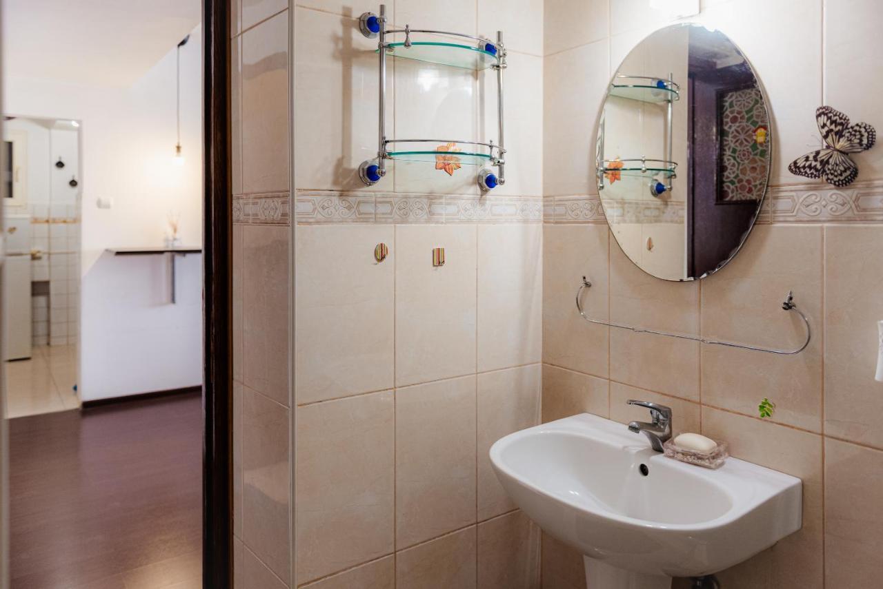 Parliament 1Br Apartment W Self Check In Bucharest Exterior photo